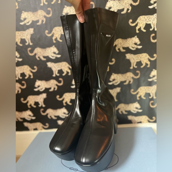 Worn once boots from Prada’s FW collection, includes original box - Picture 4 of 8